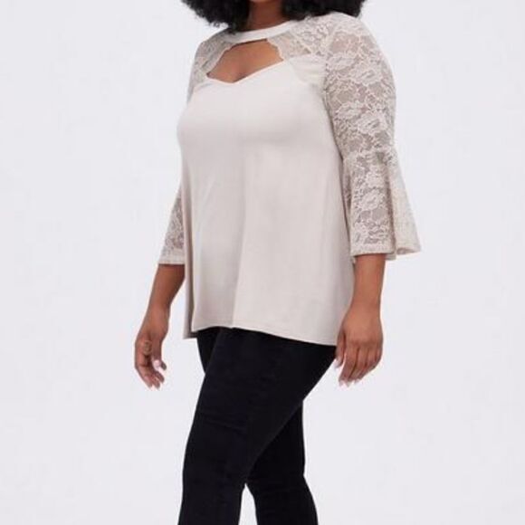 ‎Lace Sleeve Top - Picture 5 of 7